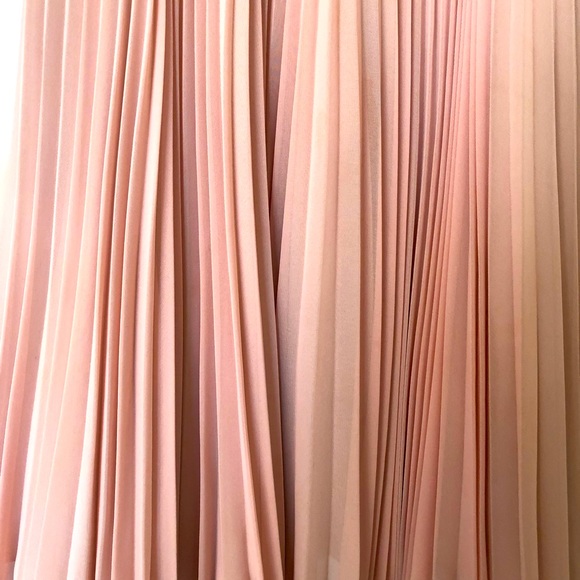 XSCAPE Dress, perfect for weddings, prom/graduation. extravagant and stylish. - Picture 6 of 9